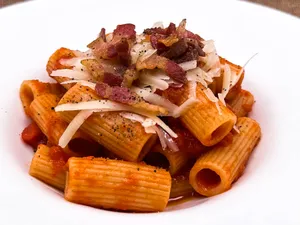 RIGATONI ALL’AMATRICIANA