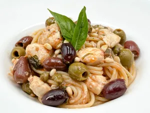 SPAGHETTI ALLA MEDITERRANEA