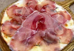 FORNARINA CON PROSCIUTTO CRUDO