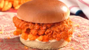 Cheetos Spicy Zinger Chicken Sandwich                                   سندويتش شيتوس زنجر الدجاج الحار