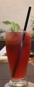Strawberry Mojito                                                                    موهيتو فراولة