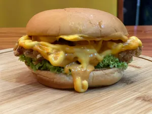 La Farina Crispy Shrimp Burger                                                                             لا فارينا برجر روبيان مقرمش
