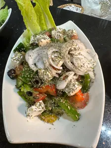 Greek Salad                                                                   سلطة يونانية