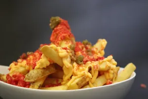 French Fries With Cheese and Chetose                                                                             بطاطا مقلية بالجبن و شيتوس