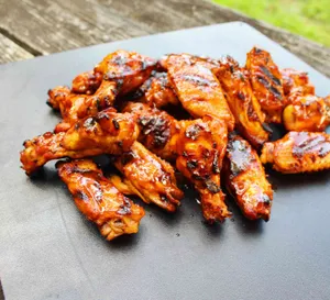 Grill Chicken Buffalo Wings                                                      وجبة أجنحة الدجاج المشوي