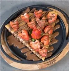 Nutella Crepe with Strawberry                                                                   كريب نوتيلا بالفراولة