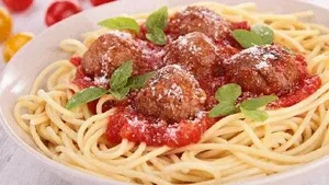 Spaghetti With Meat Ball And Tomato Sauce                                                                            اسباجيتي مع كرات اللحم وصلصة الطم