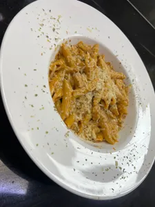 Pink Sauce Pasta                                                                  باستا بينك صوص
