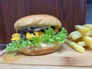 La Farina Beef Burger                                                                         لا فارينا برجر لحم