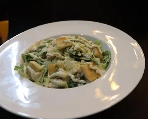 La Farina Chicken Caesar Salad                                                                      سلطة لا فارينا دجاج سيزر