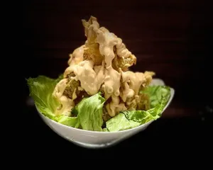 Dynamite Chicken (12PCS SPCL SAUSE)                                                                 ديناميت دجاج (12 قطعة نقانق SPCL)