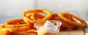 Onion Rings(10 Crispy Rings)                                                                          حلقات البصل (10 حلقات مقرمشة)