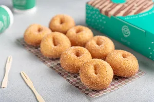 8 Piece Cinnabon Sugar                                                              8 قطع سكر سينابون