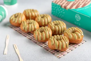 8 Piece Pistachio                                                                      8 قطع فستق