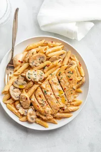 Pasta Grilled Chicken Mix Sause                                                                       مكرونة دجاج مشوي ميكس صوص