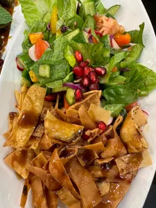 Fatoush Salad                                                                              سلطة فتوش