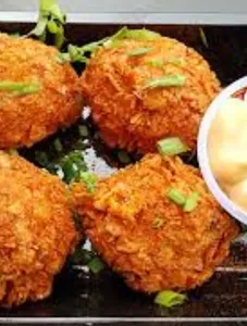 Crunchy Paneer Momos [6 Pieces]