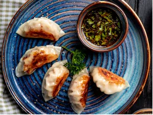 Veg Schezwan Fried Momo