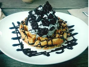 2 Oreo Waffle With Ice Cream