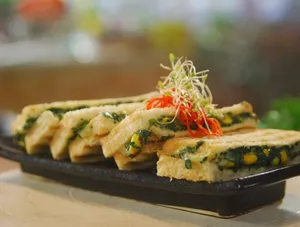 veg spinach corn sandwich