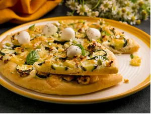 Paneer Makhani Pizza