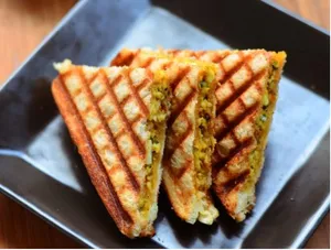 Special Cheese Paneer Sandwich