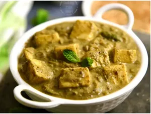 Green Leaf SPL Paneer Curry