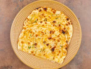 Onion Bharwan Kulcha
