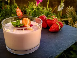 Muskmelon Strawberry Milkshake