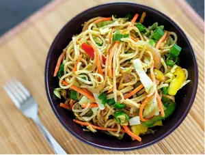 Veg Hakka Noodles
