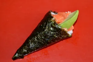 Salmon & Avocado Temaki