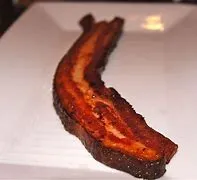 THICK-CUT NUESKE’S BACON AU POIVRE