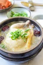 Simmered Ginseng Chicken Soup With Pork And Conch