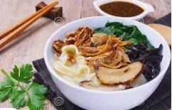 Pan Mee (choice of dry or w/ soup)