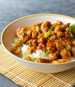 Diced Chicken w. Cashew Nuts 腰果雞丁