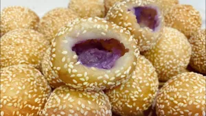 Crispy Purple Yam with Sesame 紫薯芝麻大餅