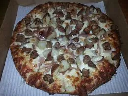 Italian Sausage & Rosemary Potatoes Pizza