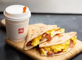 EGGS AND MOZZARELLA CHEESE PIADA + 10OZ ILLY BREWED COFFEE COMBO