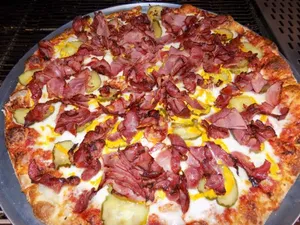 Turkish Pastrami pizza