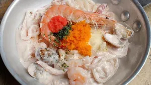 Cod Roe Seafood Udon 鳕鱼鱼籽海鲜乌冬 명란크림우동