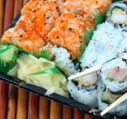 Yellow Tail & Scallions Roll