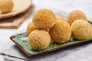 Sesame Sweet Rice Balls