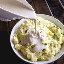 Mashed Potatoes and Cream Gravy