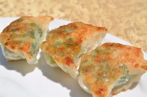 Pan Fried Shrimp Sausage and Chives Dumplings