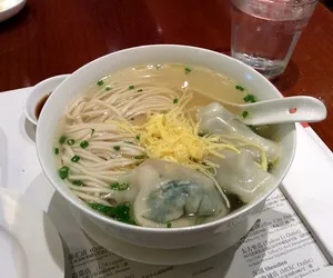 Shanghai Wonton with Noodles in Soup