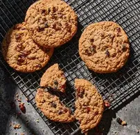 Oatmeal Raisin with Berries Cookie 4-Pack