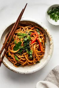 Vegetable Lo Mein 菜捞面