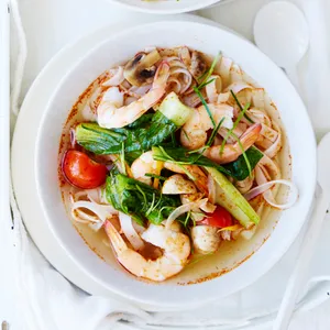 SHRIMP TOM YUM NOODLE SOUP