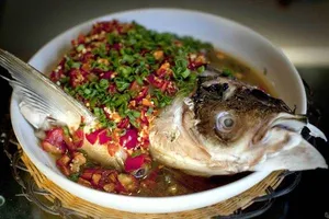 Steamed Fish Head In Broth