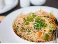 Rice Noodles w/ Veggies
